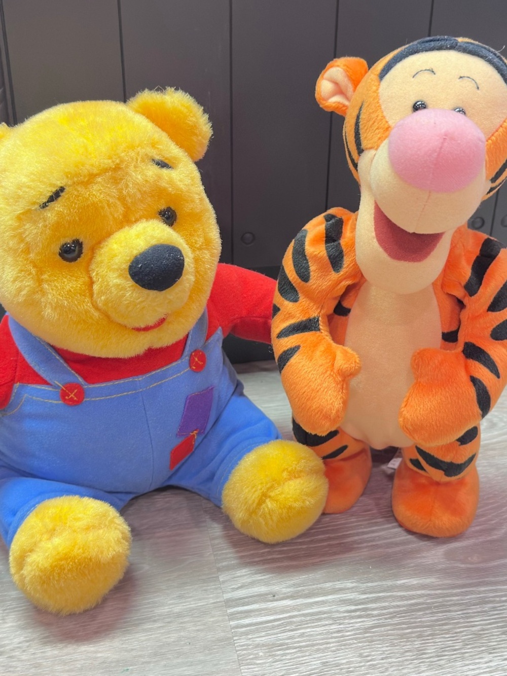 1999 Vintage Winnie the Pooh and Tigger